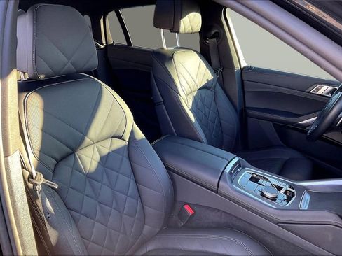 Used 2025 BMW X6 xDrive40i w/ Climate Comfort Package image 28
