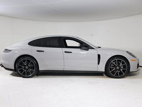 Certified 2022 Porsche Panamera Platinum Edition image 8