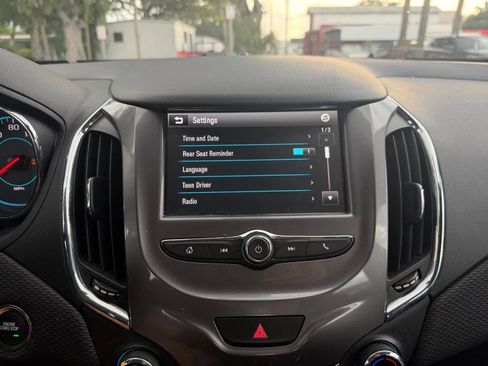 Used 2017 Chevrolet Cruze LT w/ Convenience Package FWD image 24