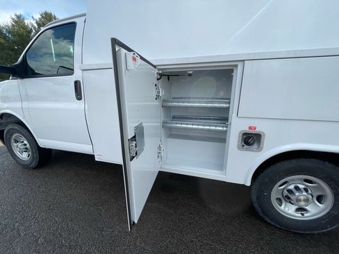 New 2026 Chevrolet Express 3500 w/ Power Convenience Package image 34