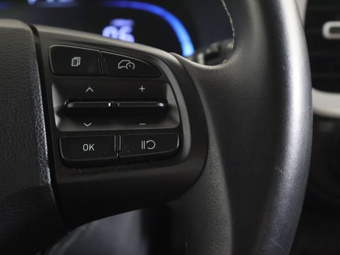 Certified 2023 Hyundai Venue Limited FWD image 36
