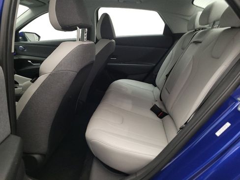 Used 2023 Hyundai Elantra Limited FWD image 18