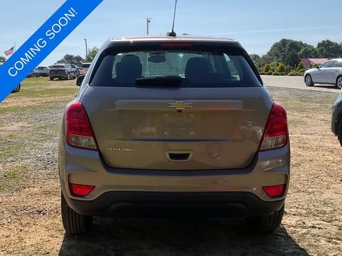 Used 2018 Chevrolet Trax LS AWD/4WD image 2