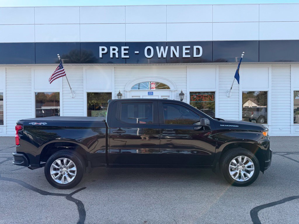 Used 2021 Chevrolet Silverado 1500 Custom w/ LPO, Dark Essentials Package AWD/4WD image 4