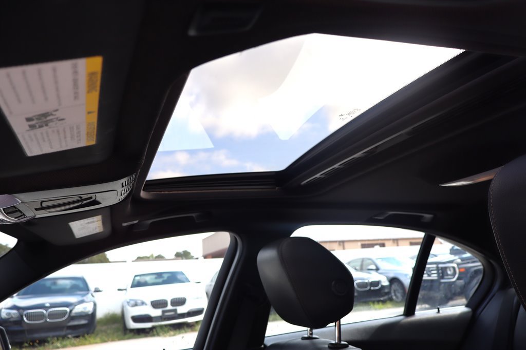 Used 2016 BMW 340i Sedan RWD image 23