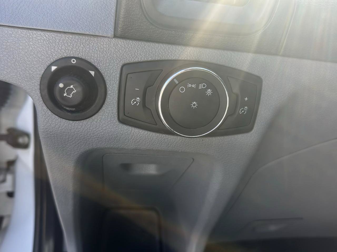 Used 2018 Ford Transit 350 XLT RWD image 11
