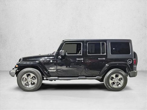 Used 2017 Jeep Wrangler Unlimited Sahara image 8