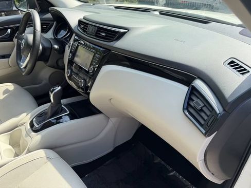 Used 2018 Nissan Rogue Sport SL w/ SL Premium Package AWD/4WD image 17