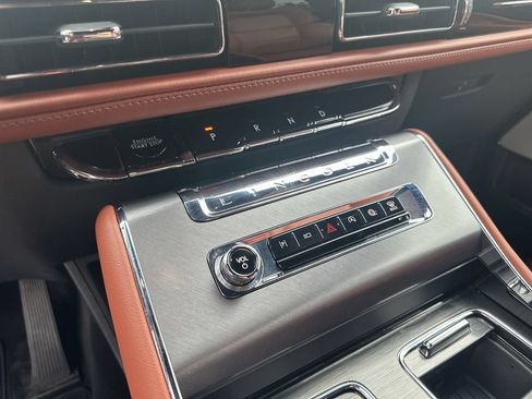 Certified 2025 Lincoln Aviator Reserve w/ Equipment Group 201A AWD/4WD image 23