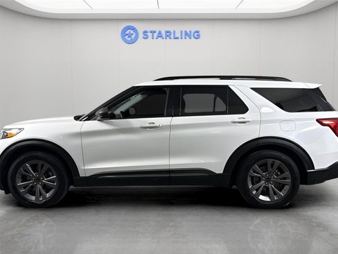 Used 2021 Ford Explorer XLT w/ Equipment Group 202A image 3