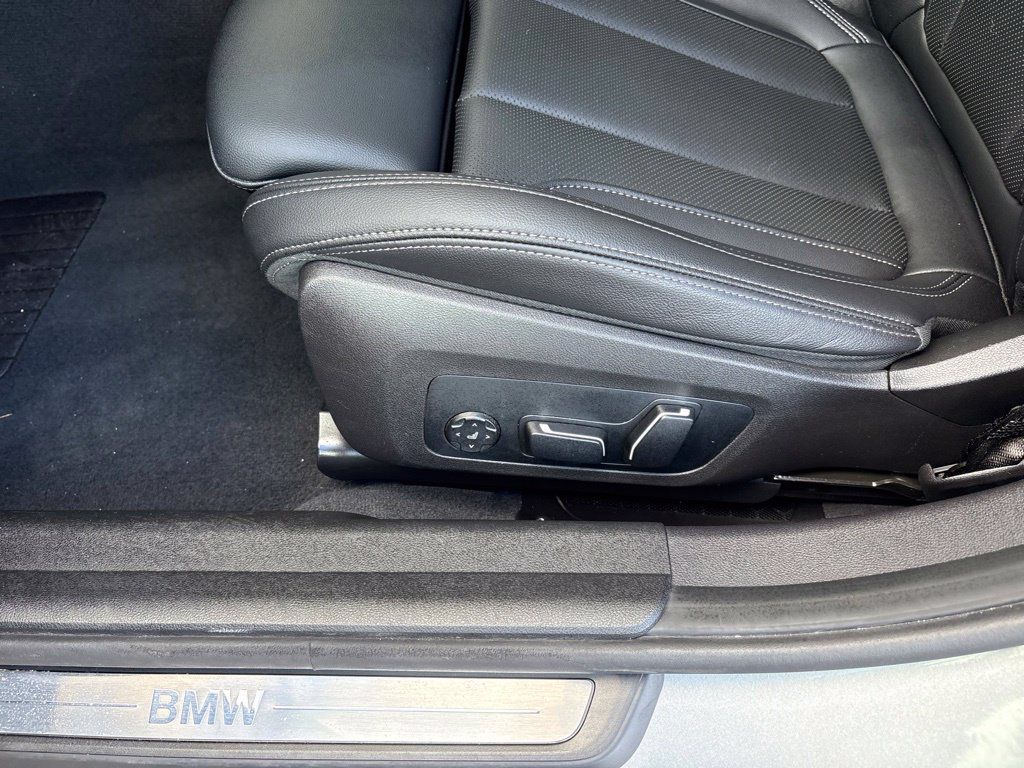 Used 2026 BMW 330i xDrive Sedan AWD/4WD image 15