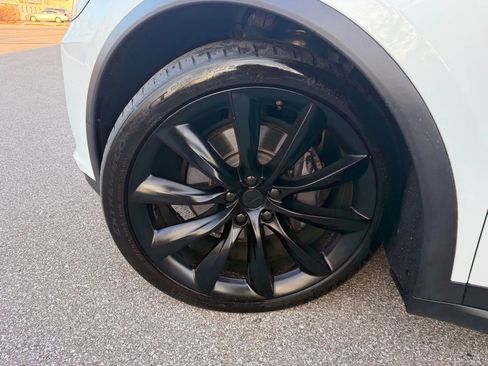 Used 2018 Tesla Model X 100D image 39