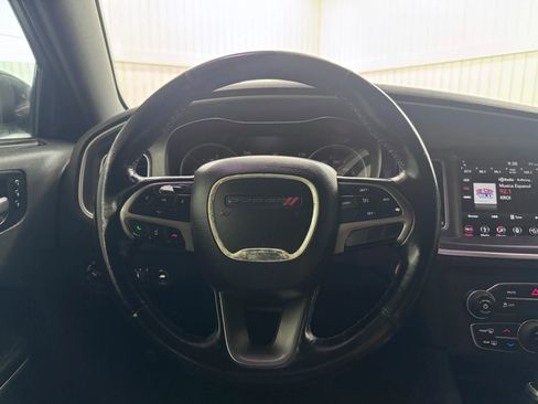 Used 2019 Dodge Charger SXT w/ Leather Interior Group RWD image 19