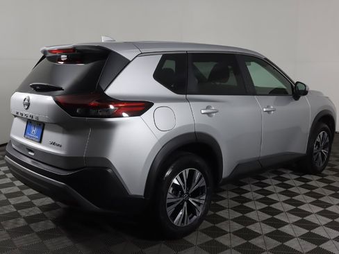 Used 2022 Nissan Rogue SV image 8