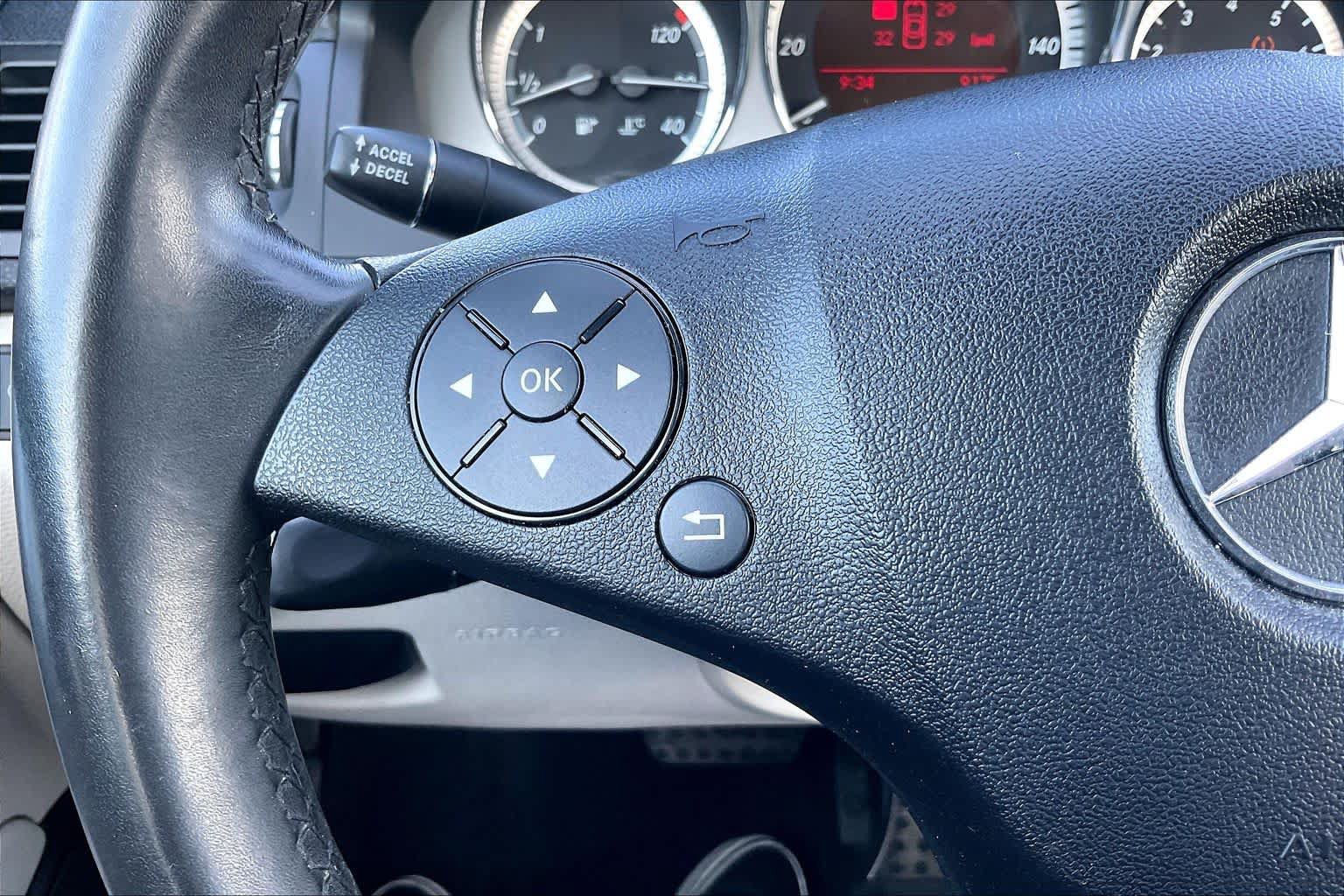Used 2011 Mercedes-Benz C 300 Sedan image 23