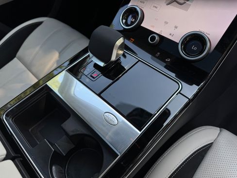 Used 2023 Land Rover Range Rover Velar R-Dynamic S image 28