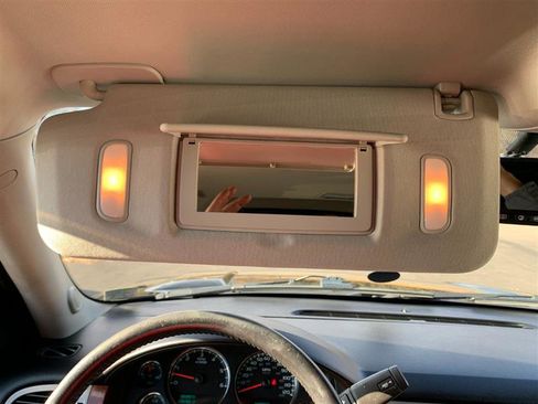 Used 2013 Chevrolet Avalanche LS image 28