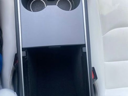 Used 2022 Tesla Model Y Performance AWD/4WD image 24