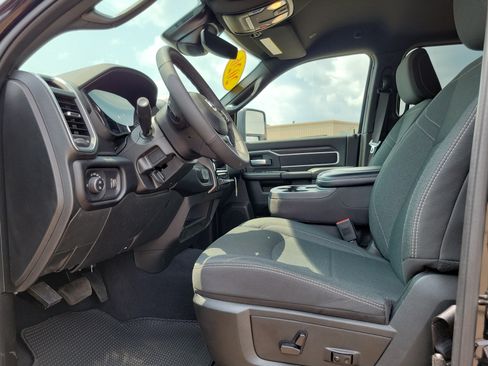 Used 2026 RAM 2500 Big Horn AWD/4WD image 6