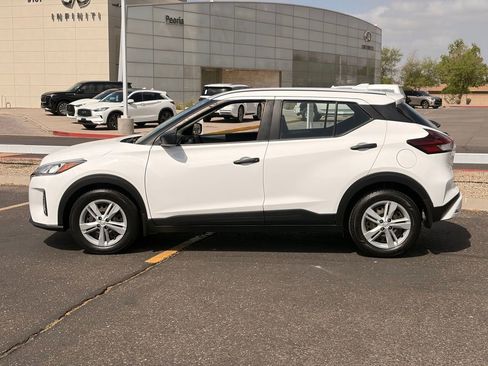 Certified 2021 Nissan Kicks S FWD image 3