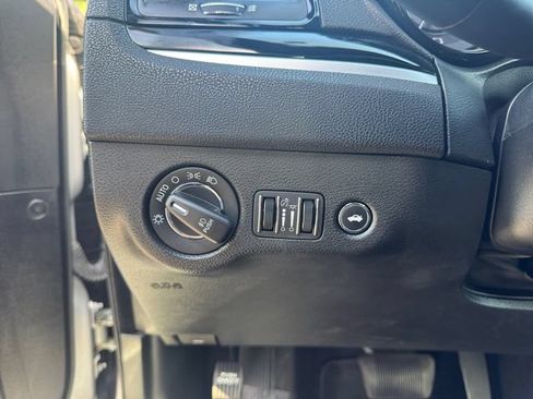 Used 2023 Chrysler 300 S RWD image 23