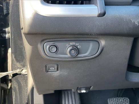 Used 2022 GMC Terrain SLE image 27