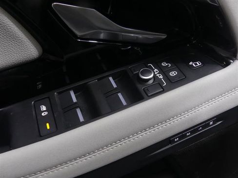 Used 2020 Land Rover Range Rover Evoque R-Dynamic SE AWD/4WD image 17