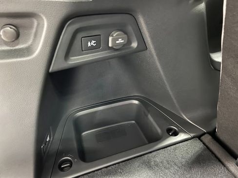 New 2025 Honda Pilot Touring image 34