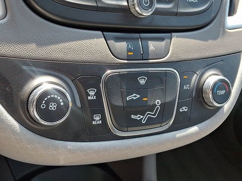 Used 2023 Chevrolet Malibu LS FWD image 15