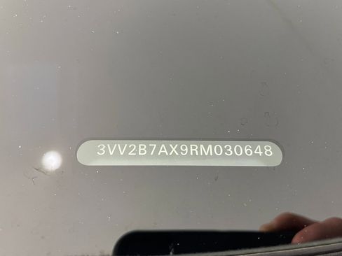 Used 2024 Volkswagen Tiguan SE image 30