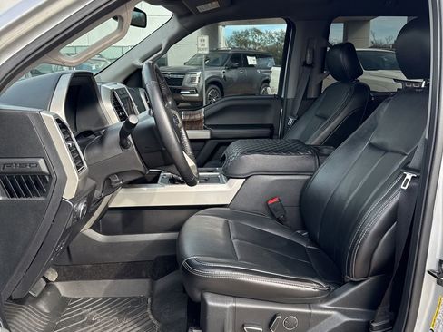 Used 2018 Ford F150 Lariat w/ Trailer Tow Package image 11