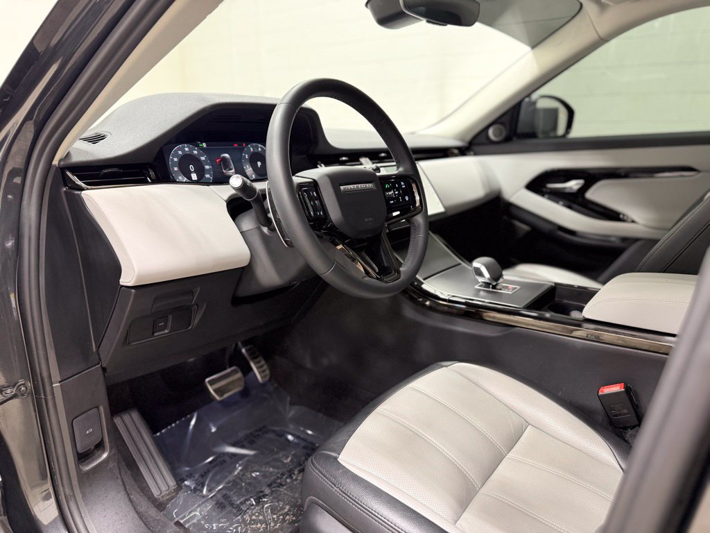 Used 2024 Land Rover Range Rover Evoque Dynamic SE AWD/4WD image 18