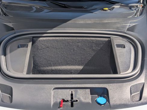 New 2025 Porsche Taycan image 24