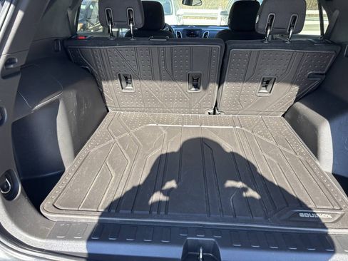 Used 2020 Chevrolet Equinox LT w/ Driver Convenience Package FWD image 7