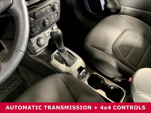 Used 2022 Jeep Renegade Latitude w/ Convenience Group AWD/4WD image 16