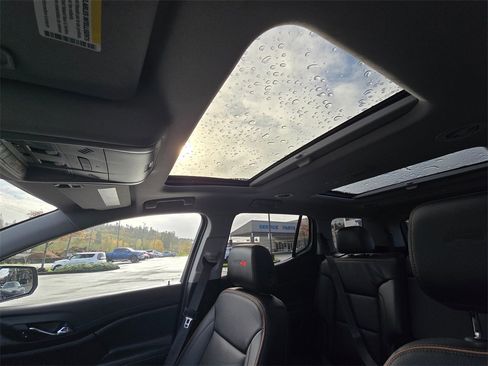 Used 2023 GMC Acadia AT4 image 18