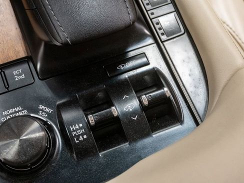 Used 2017 Lexus LX 570 4WD image 25