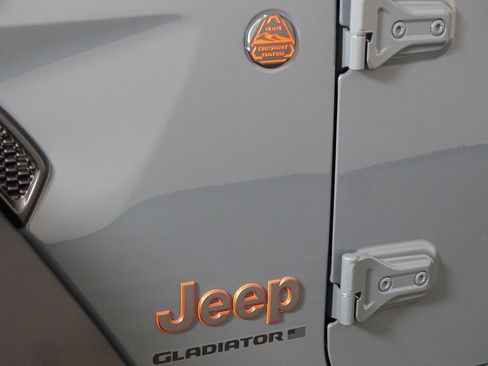 New 2026 Jeep Gladiator Mojave image 44
