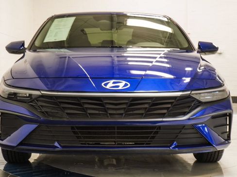 Used 2024 Hyundai Elantra SE FWD image 35