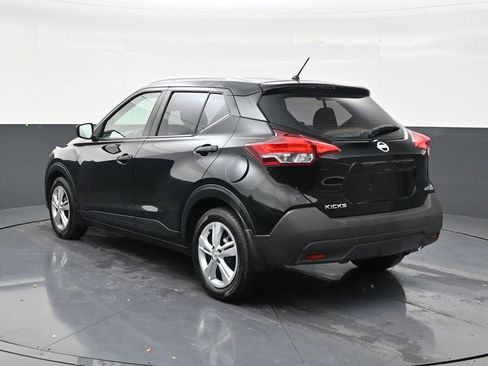Used 2018 Nissan Kicks S FWD image 3