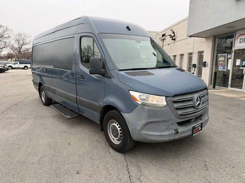 Used 2019 Mercedes-Benz Sprinter 170 image 4