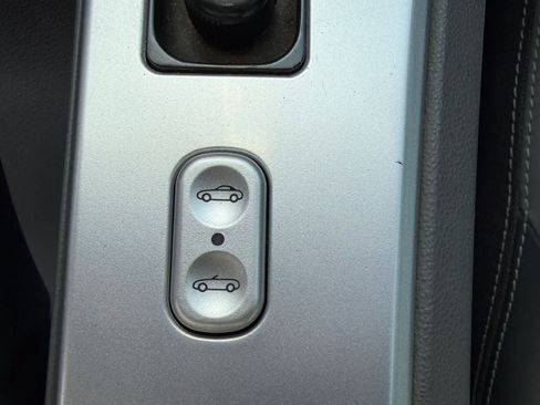 Used 2005 Chrysler Crossfire Limited RWD image 13