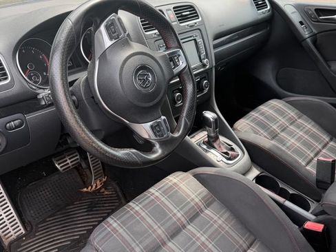 Used 2011 Volkswagen GTI 4-Door FWD image 11