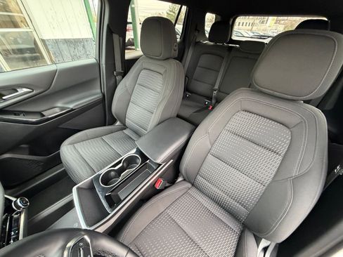 Used 2025 Chevrolet Equinox LT image 35