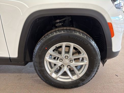 New 2025 Jeep Grand Cherokee Laredo X image 30