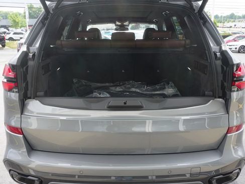 New 2026 BMW X5 xDrive40i w/ M Sport Package AWD/4WD image 6