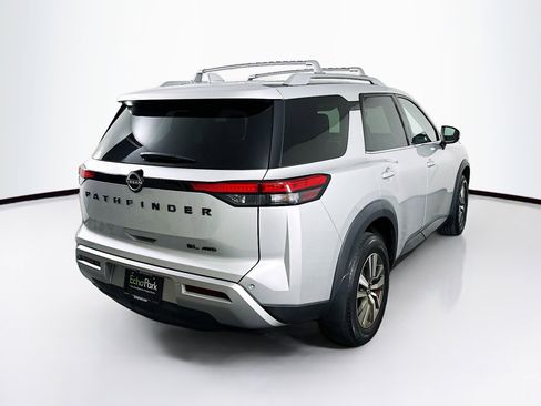 Used 2023 Nissan Pathfinder SL w/ Black Appearance Package image 9