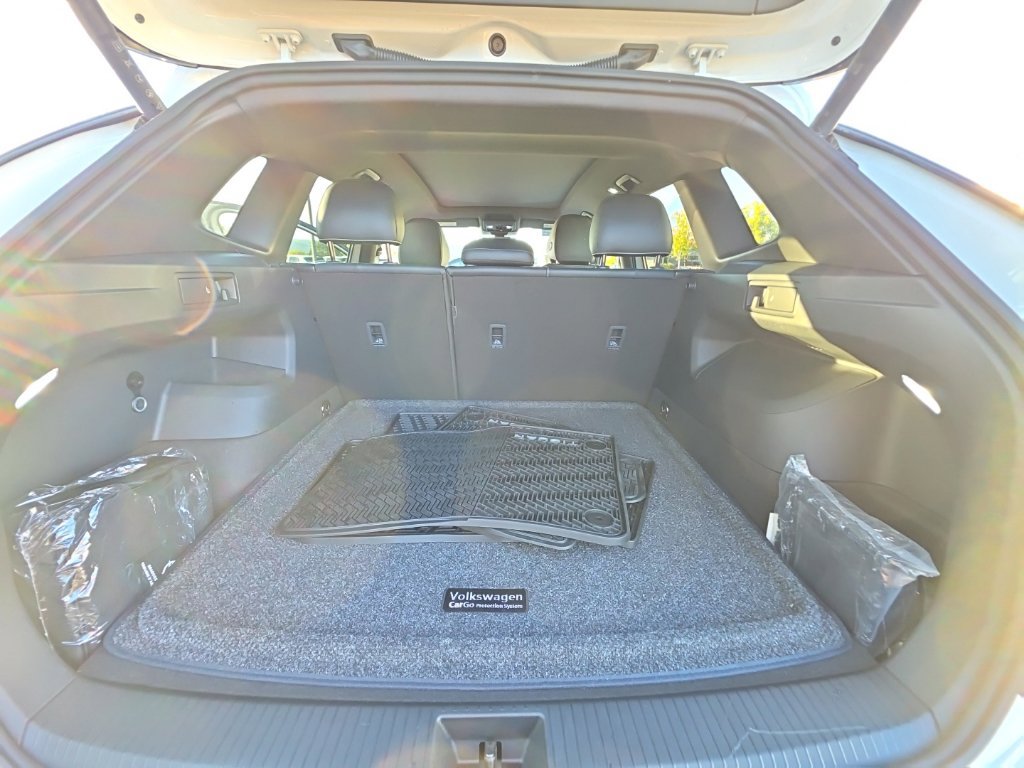 Certified 2026 Volkswagen Tiguan SE R-Line AWD/4WD image 25