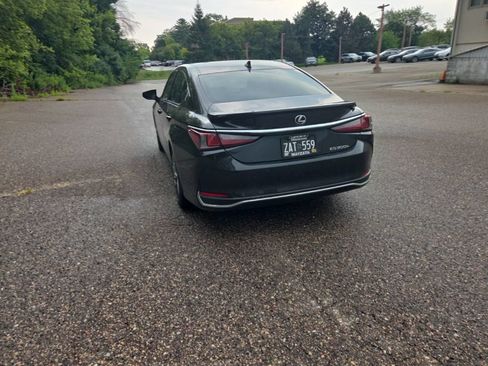Used 2024 Lexus ES 300h Ultra Luxury w/ Accessory Package (Z1) FWD image 15