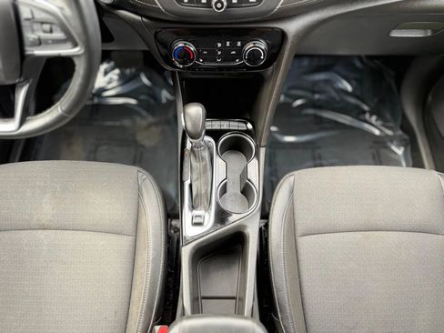 Used 2021 Buick Encore GX Preferred w/ Cold Weather Comfort Package FWD image 17